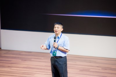 保育組黃群策組長為研討主題「無人機特殊攝影與生態」一節引言